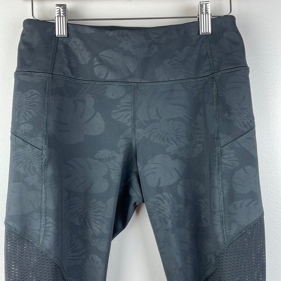 Athleta Athletic Leggings Size S Black with Black Floral Print Zip Pockets Mesh - Picture 1 of 11